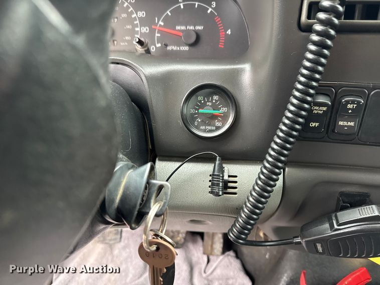 image for item EA2086 2003 Ford F750 Crew Cab flatbed truck