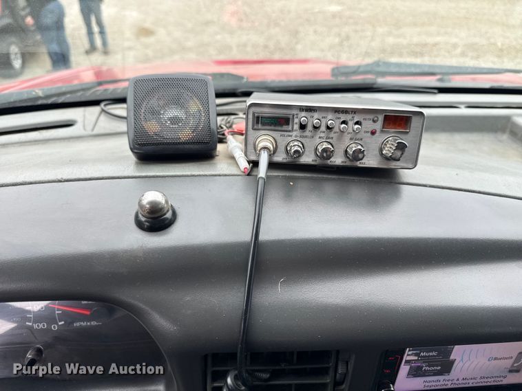 image for item EA2086 2003 Ford F750 Crew Cab flatbed truck