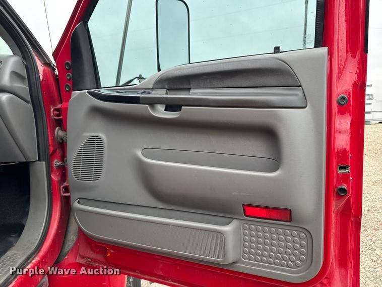 image for item EA2086 2003 Ford F750 Crew Cab flatbed truck