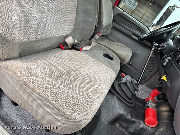 image for item EA2086 2003 Ford F750 Crew Cab flatbed truck