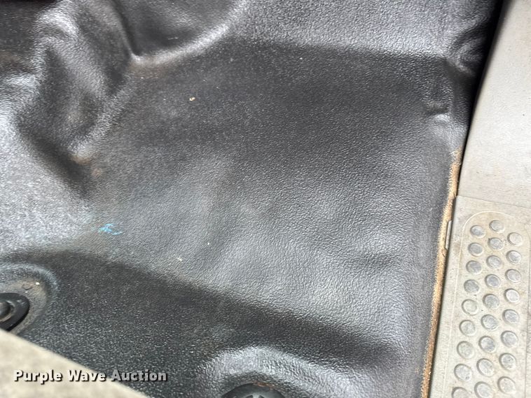 image for item EA2086 2003 Ford F750 Crew Cab flatbed truck