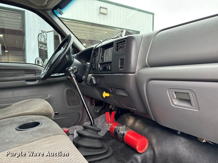 image for item EA2086 2003 Ford F750 Crew Cab flatbed truck