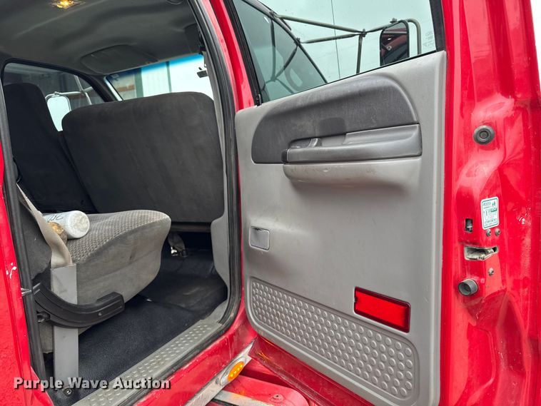 image for item EA2086 2003 Ford F750 Crew Cab flatbed truck