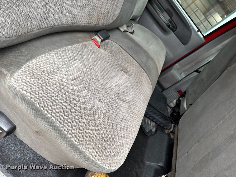 image for item EA2086 2003 Ford F750 Crew Cab flatbed truck