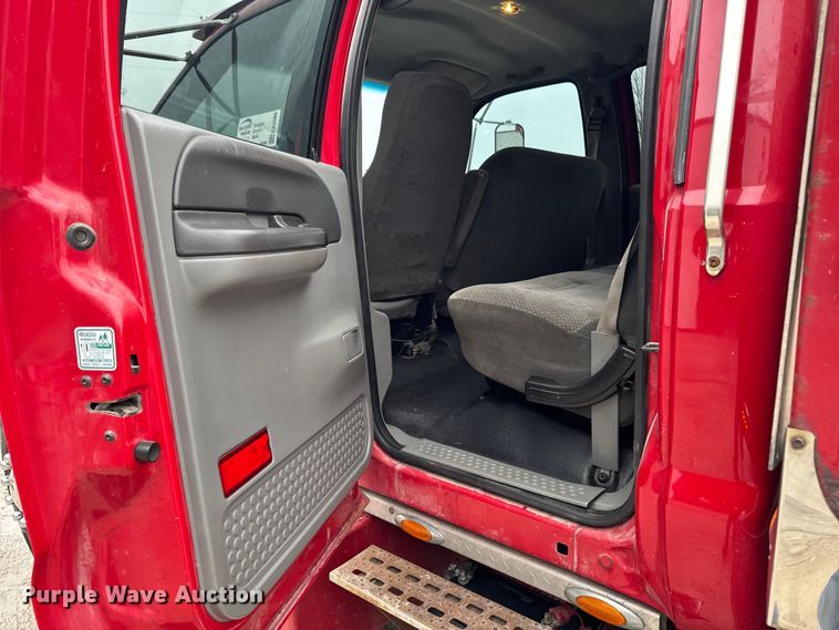 image for item EA2086 2003 Ford F750 Crew Cab flatbed truck