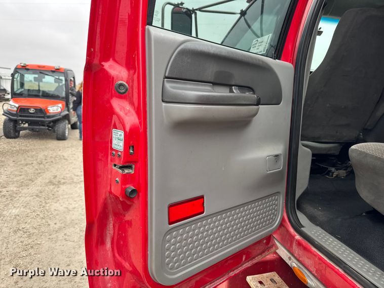 image for item EA2086 2003 Ford F750 Crew Cab flatbed truck