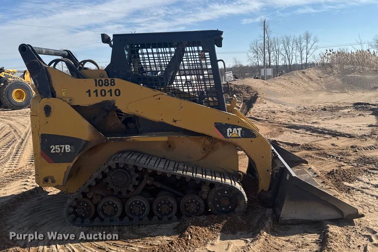 image for item EA2321 2013 Caterpillar 257B3 tracked skid steer loader