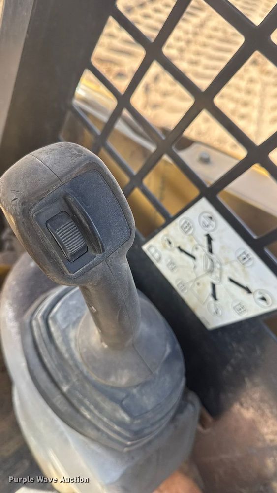 image for item EA2321 2013 Caterpillar 257B3 tracked skid steer loader