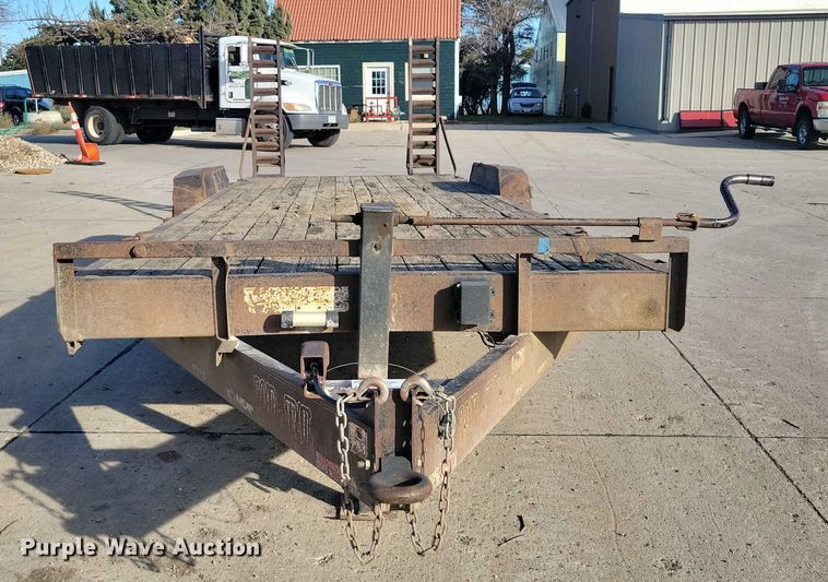 image for item EA2715 2004 Load Trail equipment trailer