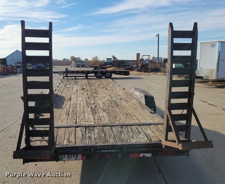 image for item EA2715 2004 Load Trail equipment trailer