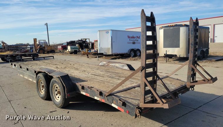 image for item EA2715 2004 Load Trail equipment trailer