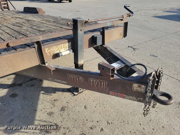 image for item EA2715 2004 Load Trail equipment trailer