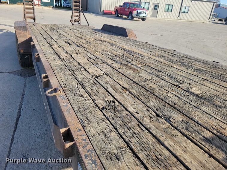 image for item EA2715 2004 Load Trail equipment trailer