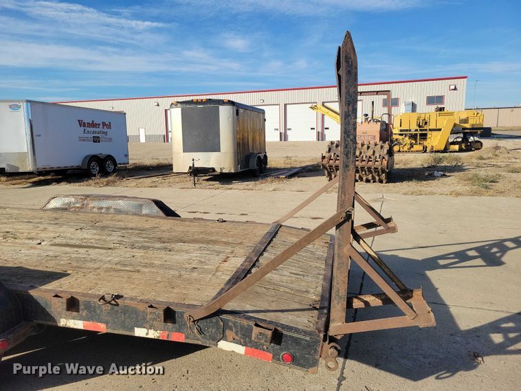 image for item EA2715 2004 Load Trail equipment trailer