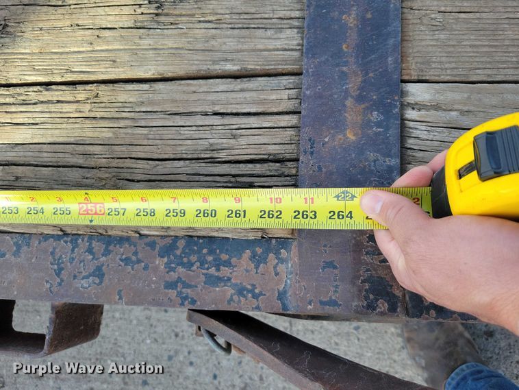 image for item EA2715 2004 Load Trail equipment trailer