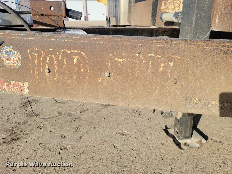 image for item EA2715 2004 Load Trail equipment trailer