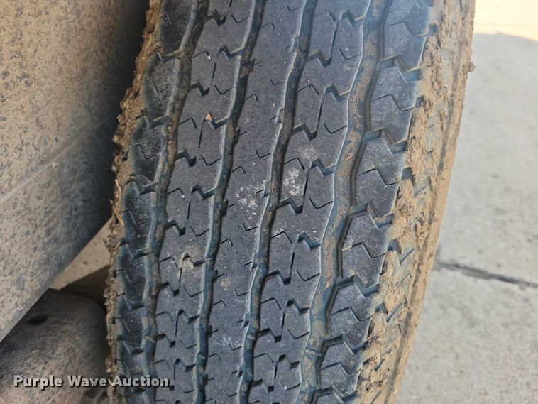 image for item EA2715 2004 Load Trail equipment trailer