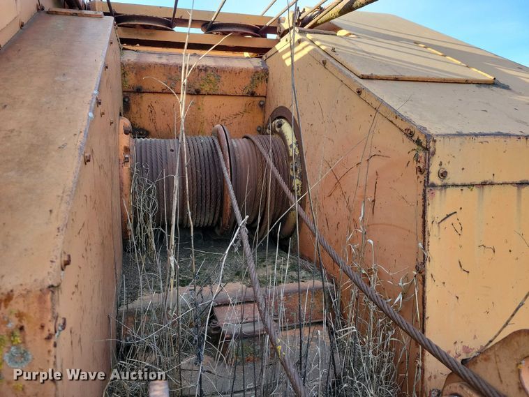 image for item EA2813 Koehring 405 crane