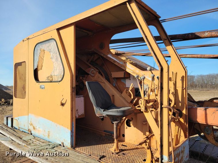 image for item EA2813 Koehring 405 crane