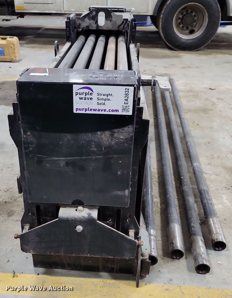 image for item EA2832 Vermeer rod box