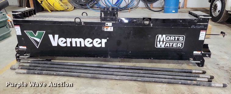 image for item EA2832 Vermeer rod box