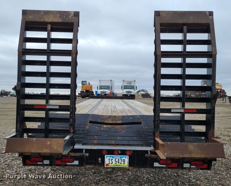 image for item EA2834 2022 Kaufman  equipment trailer