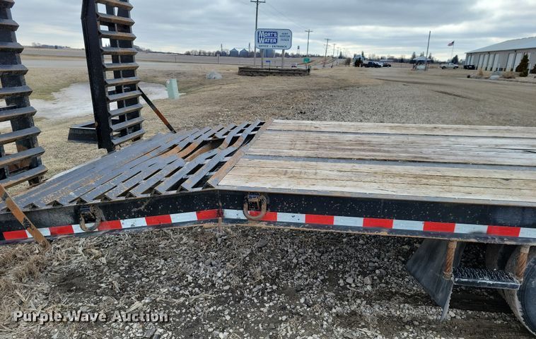 image for item EA2834 2022 Kaufman  equipment trailer