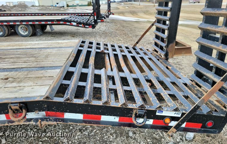image for item EA2834 2022 Kaufman  equipment trailer