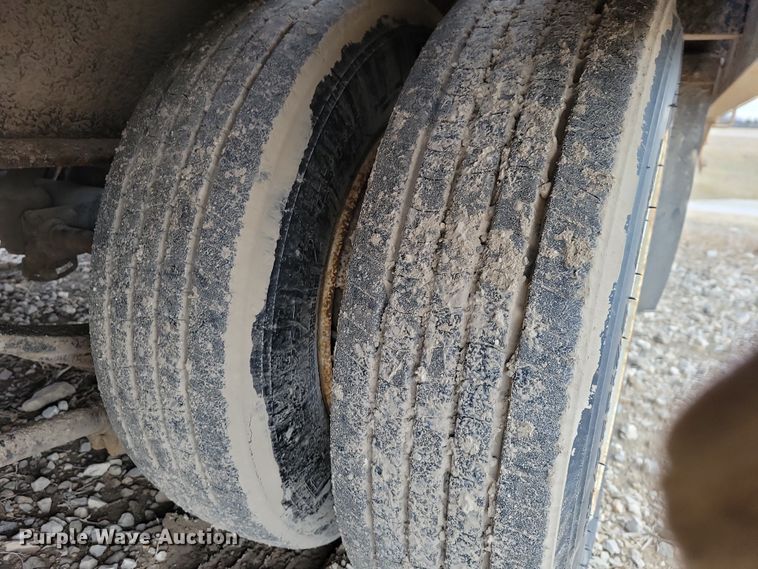 image for item EA2834 2022 Kaufman  equipment trailer