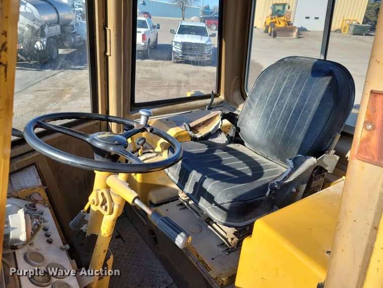 image for item EA2859 1969 Caterpillar 920 wheel loader