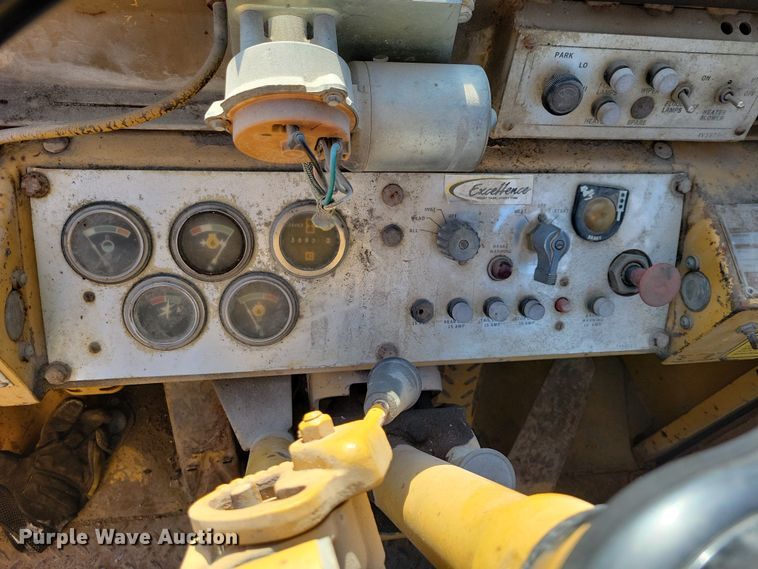 image for item EA2859 1969 Caterpillar 920 wheel loader