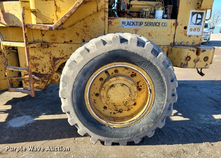 image for item EA2859 1969 Caterpillar 920 wheel loader