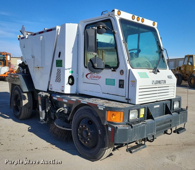 image for item EA2861 2009 Johnston street sweeper
