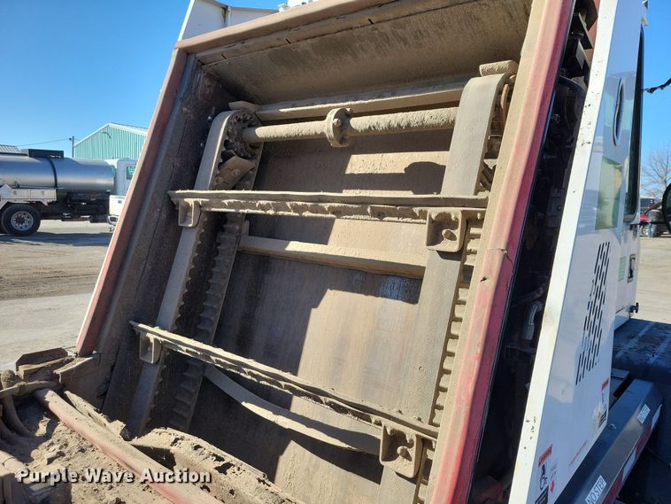 image for item EA2861 2009 Johnston street sweeper