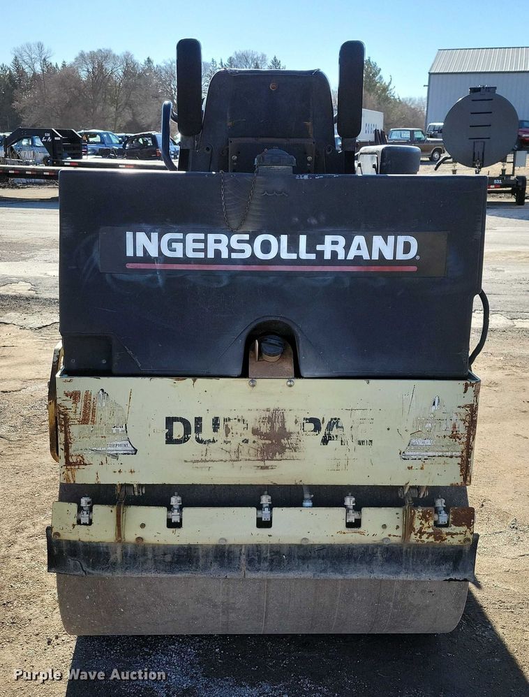 image for item EA2863 2001 Ingersoll Rand DD24 double drum vibratory roller