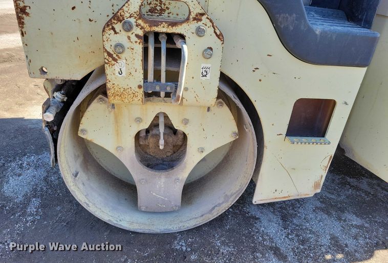 image for item EA2863 2001 Ingersoll Rand DD24 double drum vibratory roller