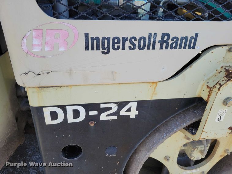image for item EA2863 2001 Ingersoll Rand DD24 double drum vibratory roller