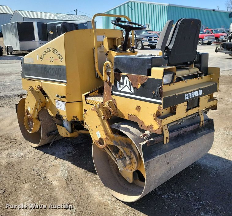 image for item EA2864 Caterpillar CB-224C double drum vibratory roller