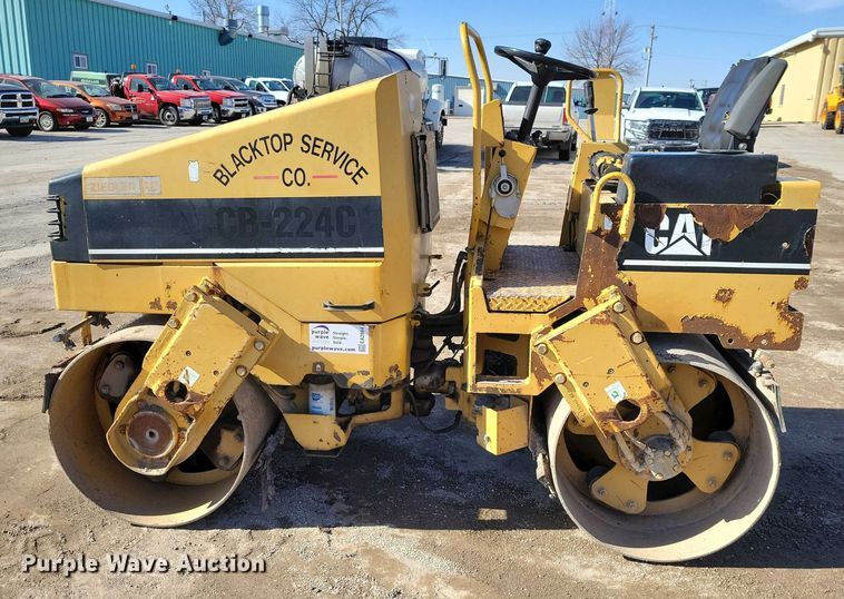 image for item EA2864 Caterpillar CB-224C double drum vibratory roller