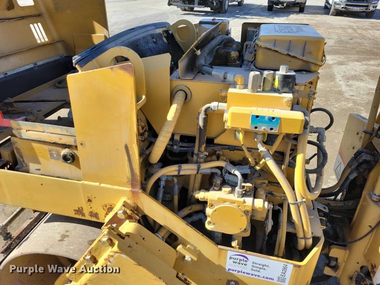 image for item EA2864 Caterpillar CB-224C double drum vibratory roller