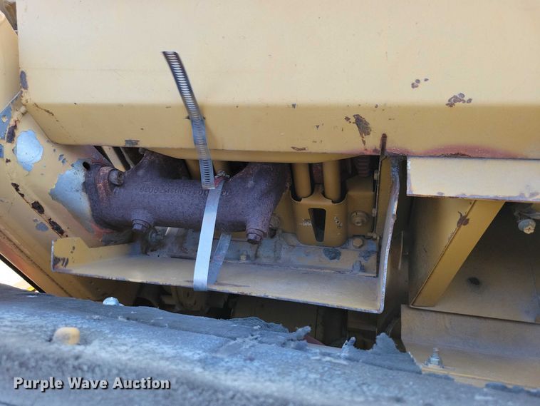 image for item EA2864 Caterpillar CB-224C double drum vibratory roller