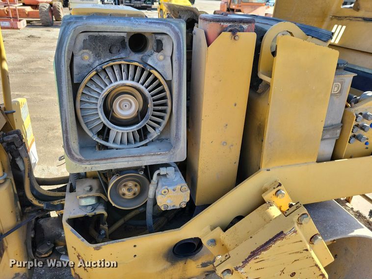 image for item EA2864 Caterpillar CB-224C double drum vibratory roller