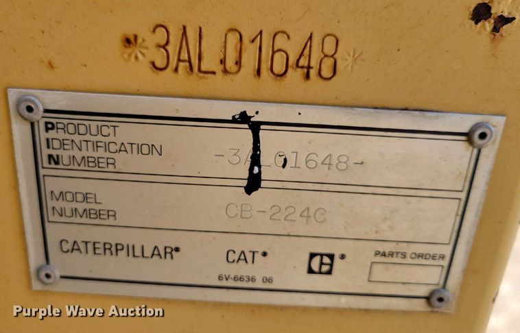 image for item EA2864 Caterpillar CB-224C double drum vibratory roller