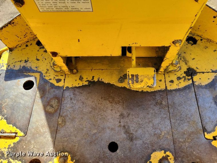 image for item EA2865 Sakai SW320 double drum vibratory roller