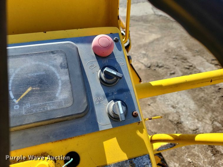 image for item EA2865 Sakai SW320 double drum vibratory roller