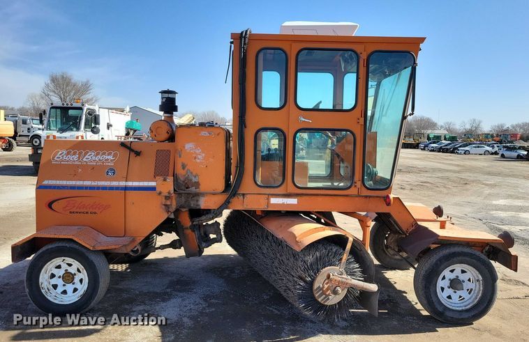 image for item EA2866 1997 Broce RJ300 broom