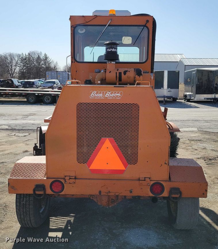 image for item EA2866 1997 Broce RJ300 broom