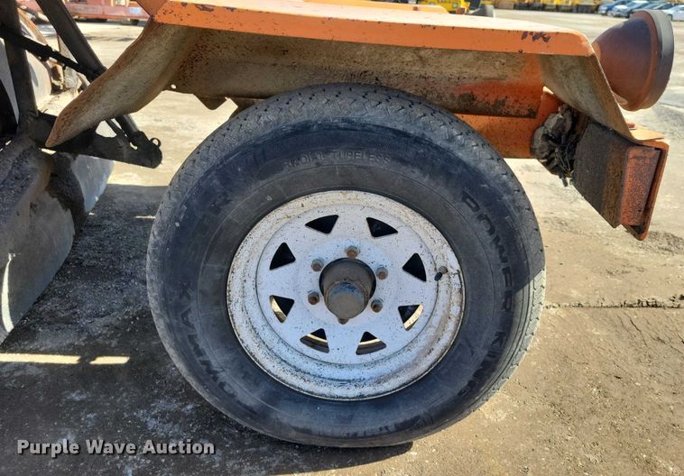 image for item EA2866 1997 Broce RJ300 broom