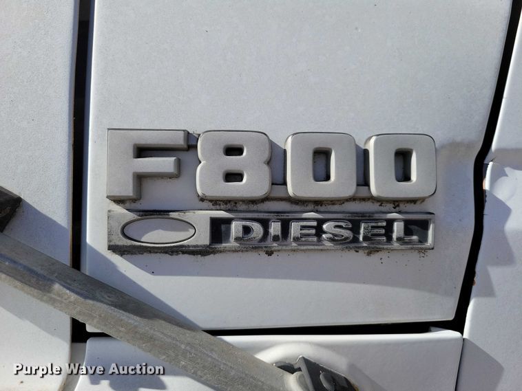 image for item EA2869 1991 Ford F800 bucket truck