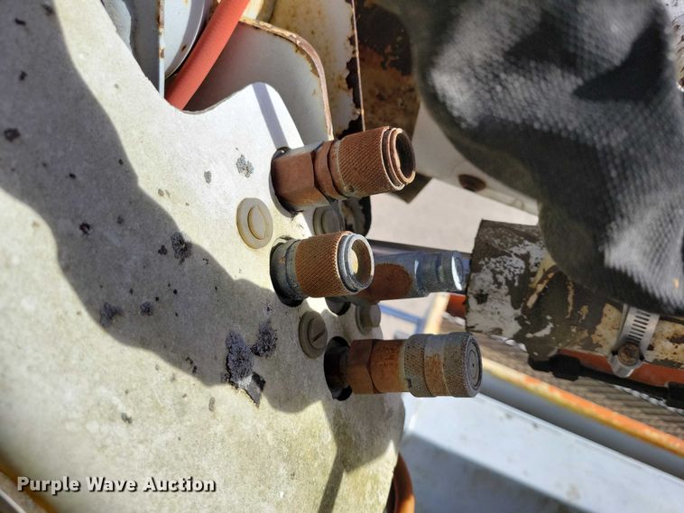 image for item EA2869 1991 Ford F800 bucket truck